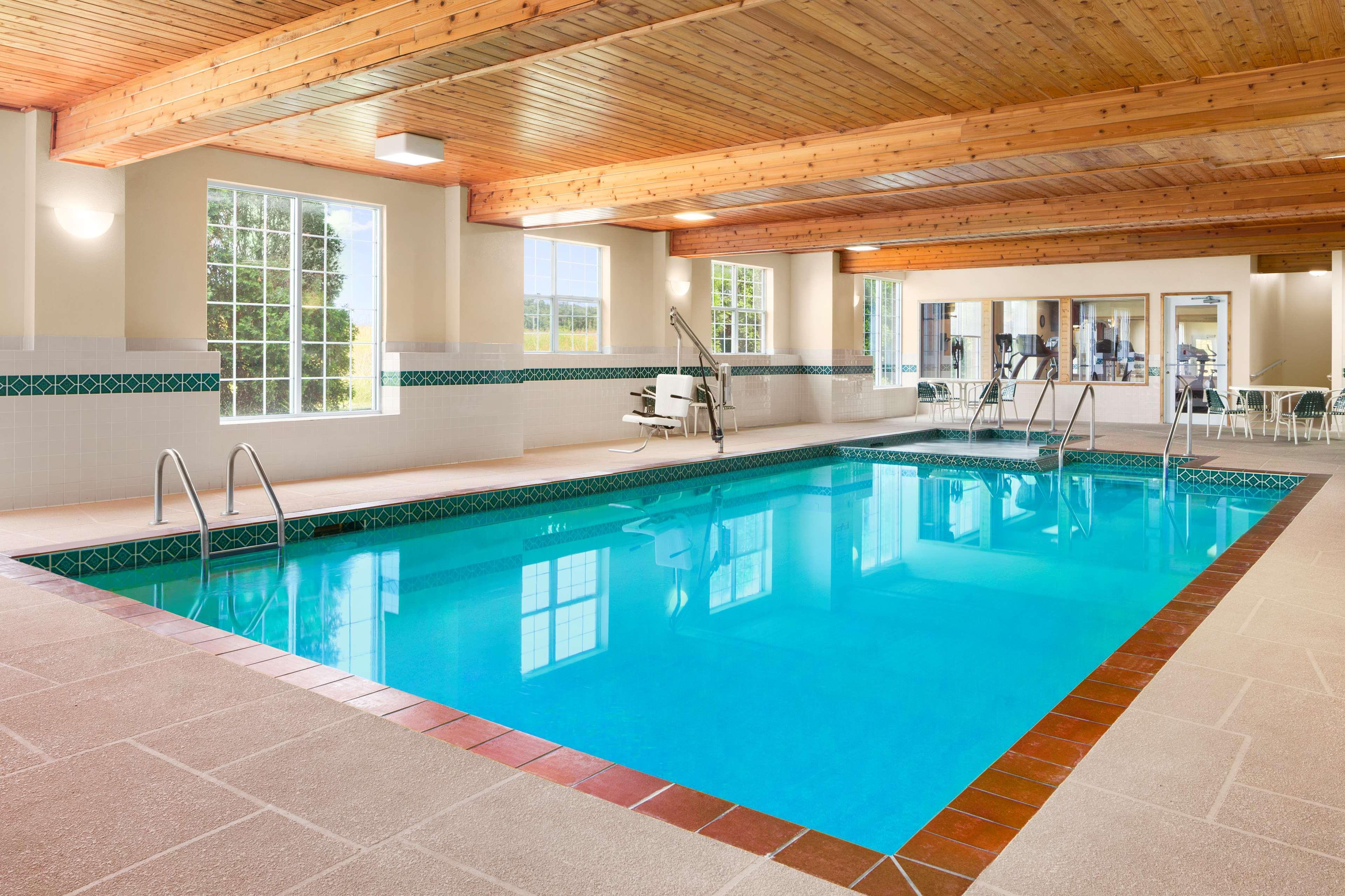 Country Inn & Suites By Radisson Kenosha - Pleasant Prairie Eksteriør billede