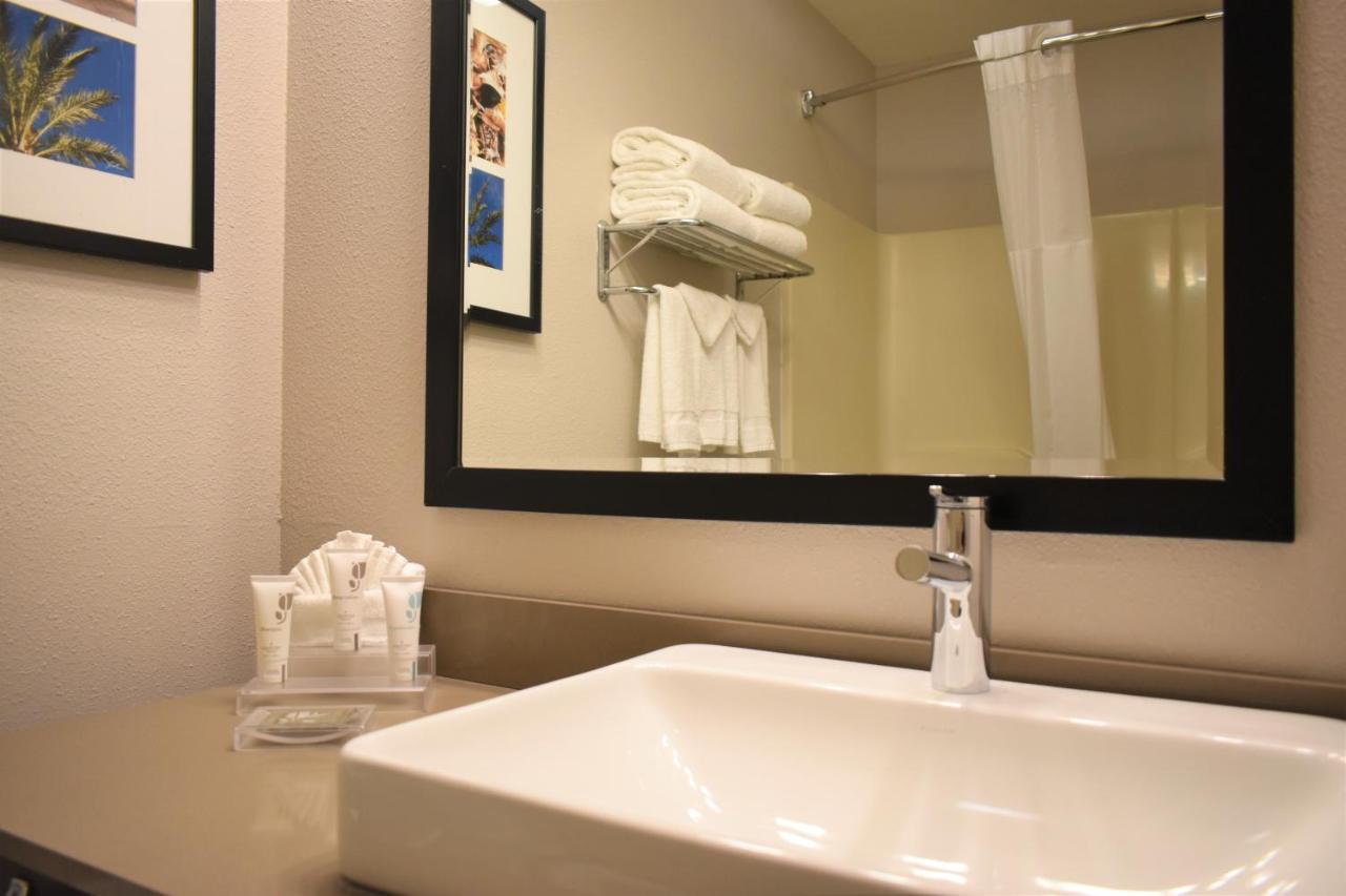 Country Inn & Suites By Radisson Kenosha - Pleasant Prairie Eksteriør billede